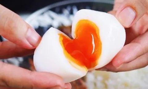 Ăn trứng lòng đào hay chín kỹ: Chuyên gia chỉ ra điều cần lưu ý