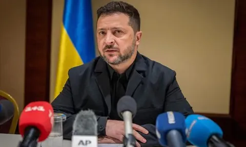 Ông Zelensky lên tiếng sau khi bị ông Trump đòi thay
