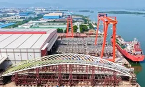 Cầu đi bộ gần 1.000 tỷ đồng qua sông Sài Gòn dự kiến hợp long ngày 21/10
