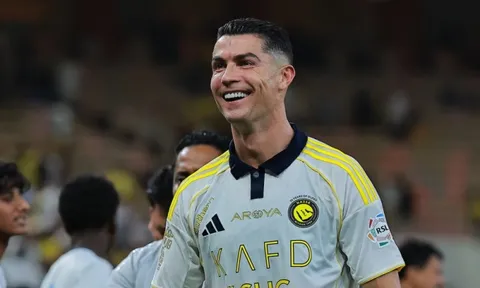 Ronaldo thích bài viết kể rõ sự bất công so với Messi