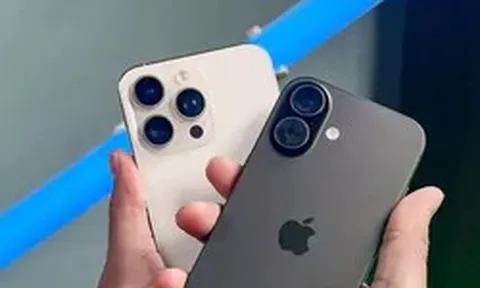 Tôi "hạ cấp" từ iPhone 15 Pro Max xuống chiếc iPhone "rẻ tiền" này và cái kết bất ngờ: Dùng thích hơn hẳn