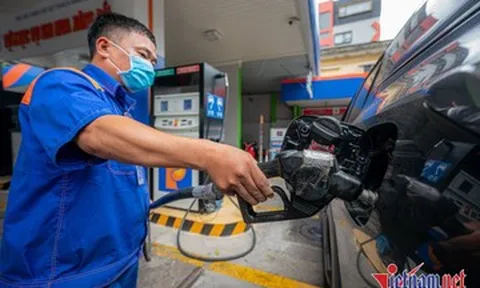 Giá xăng dầu hôm nay 15/10: Thế giới đi xuống, trong nước chiều nay điều chỉnh
