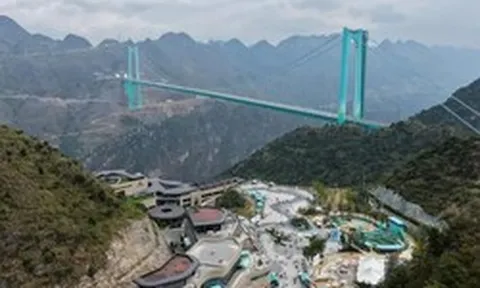 Huy động 22.000 tấn thép xây siêu cầu cao nhất thế giới: Độ cao gấp 1,5 lần Landmark 81, rút ngắn thời gian di chuyển 2 giờ xuống còn 2 phút