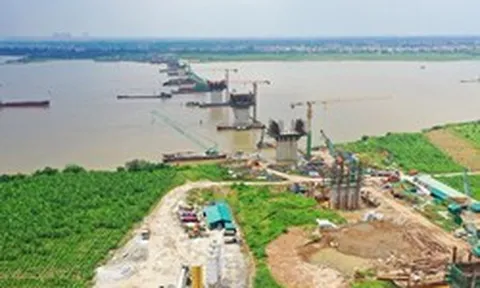 Dự án cầu Hồng Hà đạt khoảng 51% sản lượng thi công
