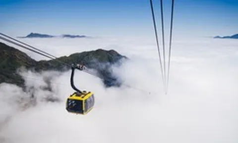Một công trình do Sun Group xây dựng phải vận chuyển thủ công 35.000 tấn vật liệu lên đỉnh núi cao, khi hoàn thành đã xác lập 2 kỷ lục Guinness, sau 10 năm đón 10 triệu lượt khách