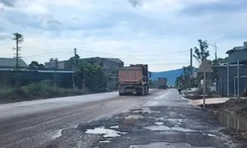 Hà Tĩnh yêu cầu sửa chữa các tuyến đường xuống cấp ở Khu kinh tế Vũng Áng