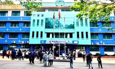 Trường phát thông báo khẩn cảnh báo: Sinh viên bị xe khách chở đến gần khu vực biên giới Campuchia