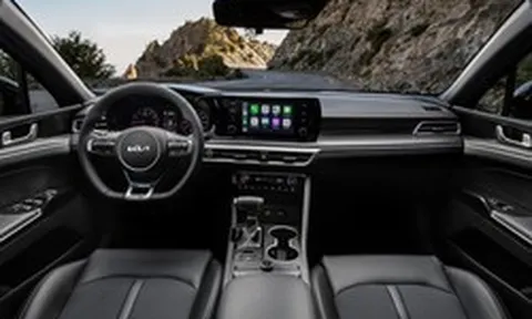 Ở Việt Nam có xe dáng đẹp, ngang cỡ Camry nhưng rẻ hơn gần 500 triệu đồng: Hãng đang ưu đãi cả chục triệu