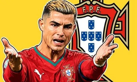 Ronaldo bị khơi lại ‘tính xấu’, phơi bày nội tình ngán ngẩm ở MU