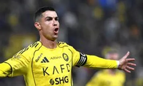 Ronaldo tìm lại niềm vui sau chuỗi ngày sóng gió, tiến gần mốc 1.000 bàn