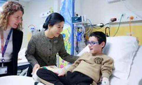 Phu nhân Ngô Phương Ly thăm mô hình bệnh viện - trường học cho bệnh nhi tại Bỉ