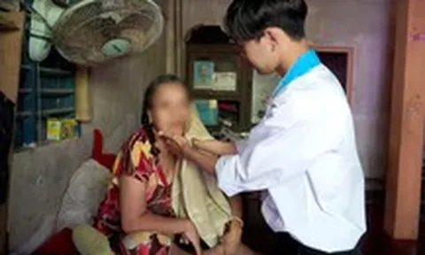 Nam SV Vĩnh Long ngày ngày đút cơm cho mẹ, vay 10 triệu qua app trở lại giảng đường
