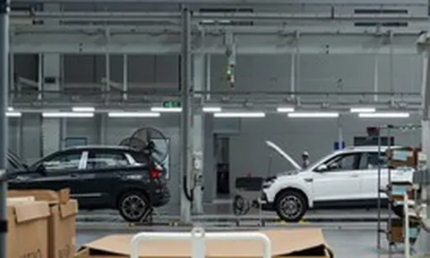 Ô tô nhập khẩu tăng mạnh tạo sức ép lên sản xuất trong nước