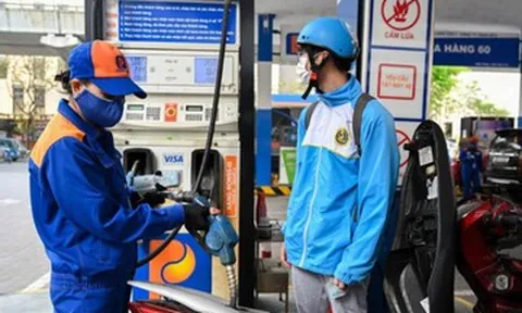 Giá xăng dầu hôm nay 27/10: Thế giới giảm, trong nước chờ điều chỉnh