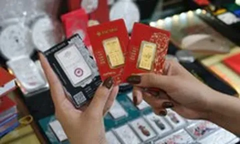 Giá vàng bạc giảm liên tục, nhà đầu tư lỗ nặng