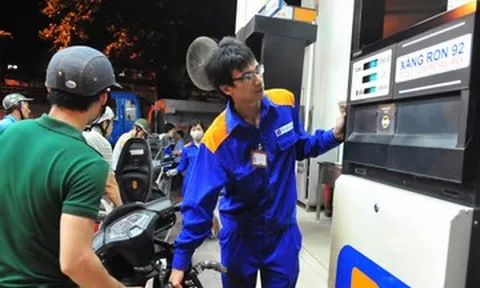 Giá xăng dầu hôm nay 28/10: Thế giới giảm, trong nước chiều mai điều chỉnh