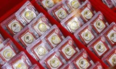 Tối nay giá vàng lại giảm, thử thách mốc 4.000 USD/ounce
