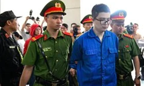 Mẹ Mr Pips: Con bị tâm thần 13 năm, phải mua vàng và USD cất cho gọn vì tiền Việt quá nhiều